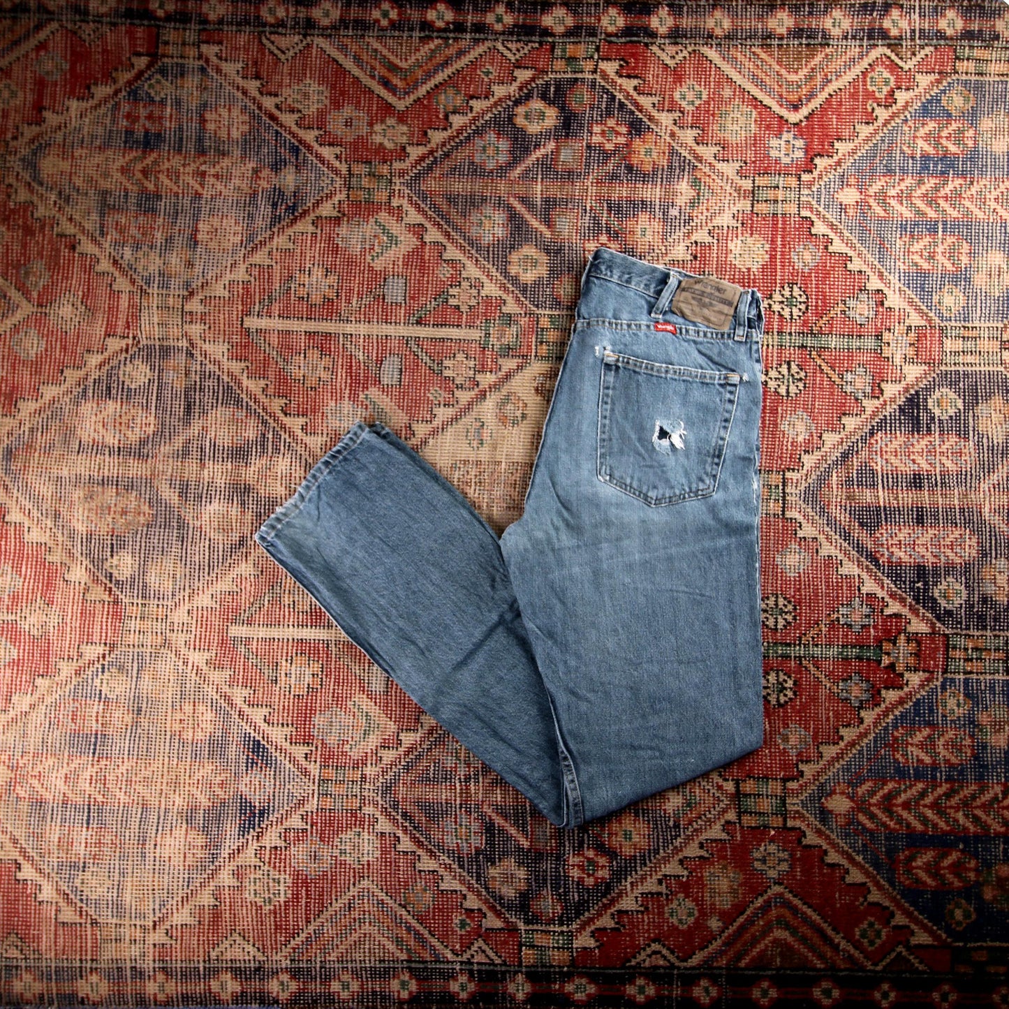 Wrangler W34 L34 Straight Leg Classic Ripped Style Blue Denim Jeans