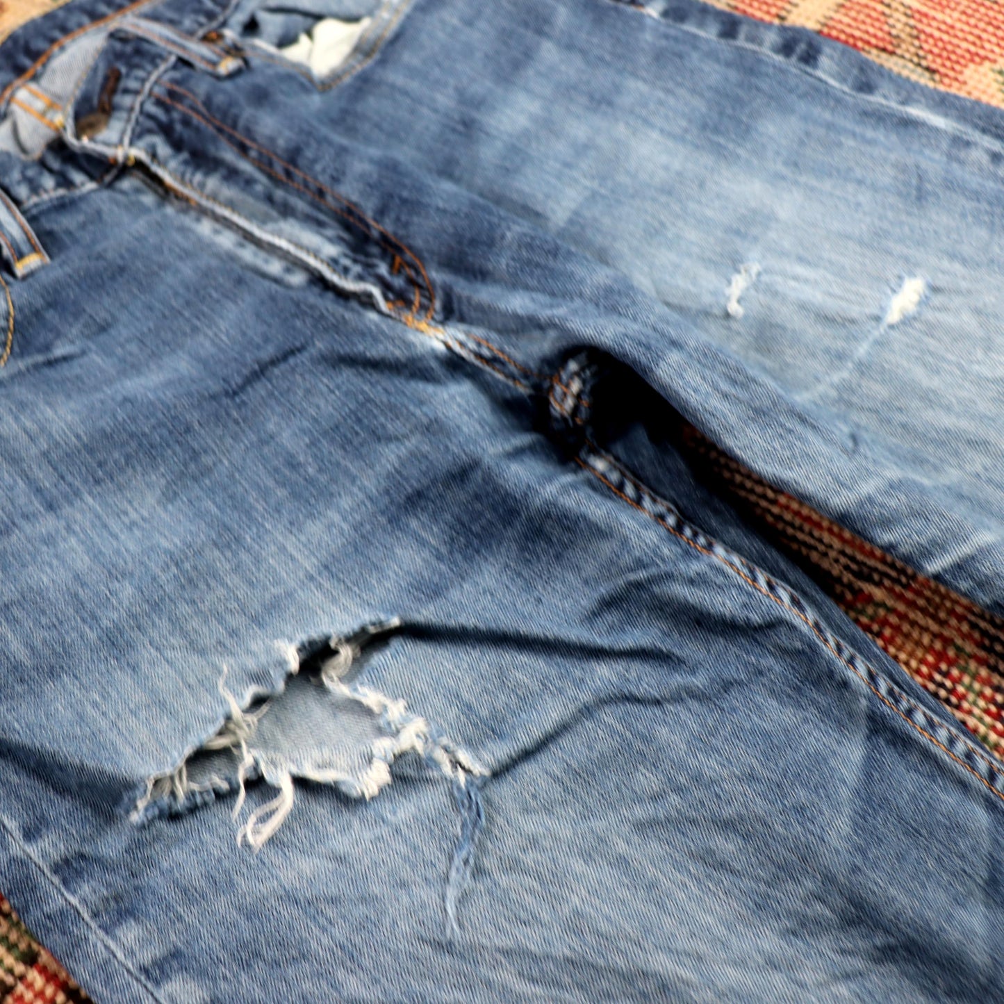 Levi's 550 W32 L30 Tapered Leg Relaxed Fit Classic Ripped Style Blue Denim Jeans