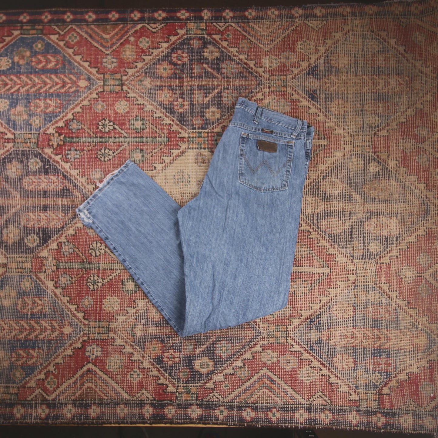 Wrangler W38 L33 Straight Leg Relaxed Fit Blue Denim Jeans