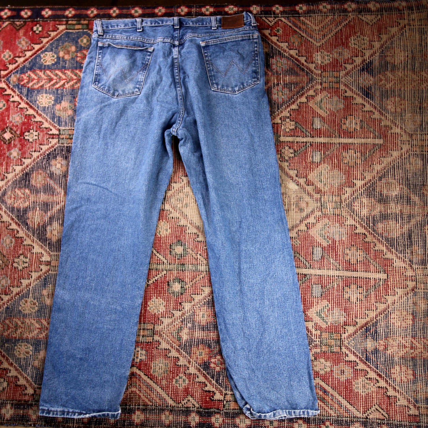 Wrangler W38 L31 Straight Leg Relaxed Fit Blue Denim Jeans