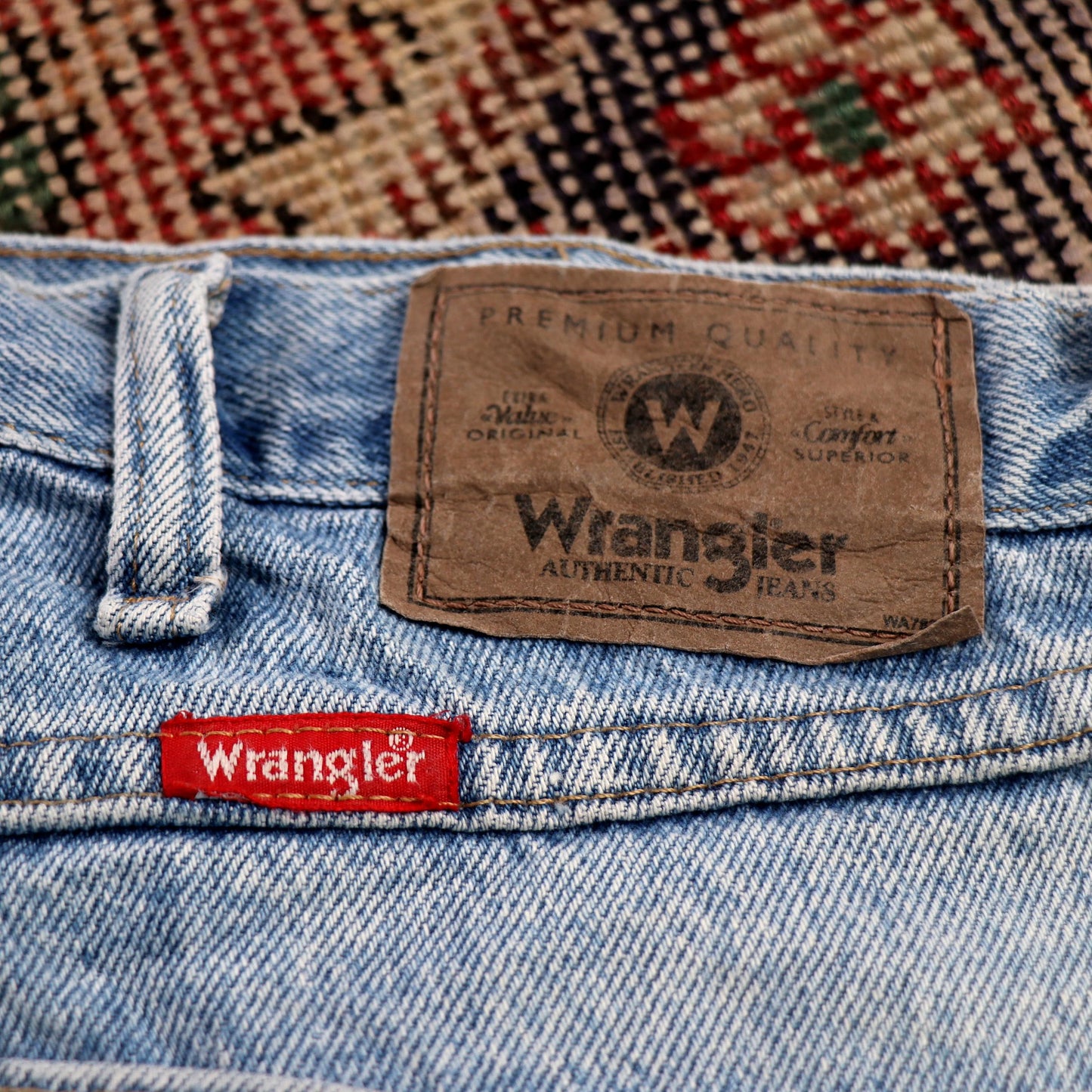 Wrangler W34 L32 Straight Leg Relaxed Fit Blue Denim Jeans