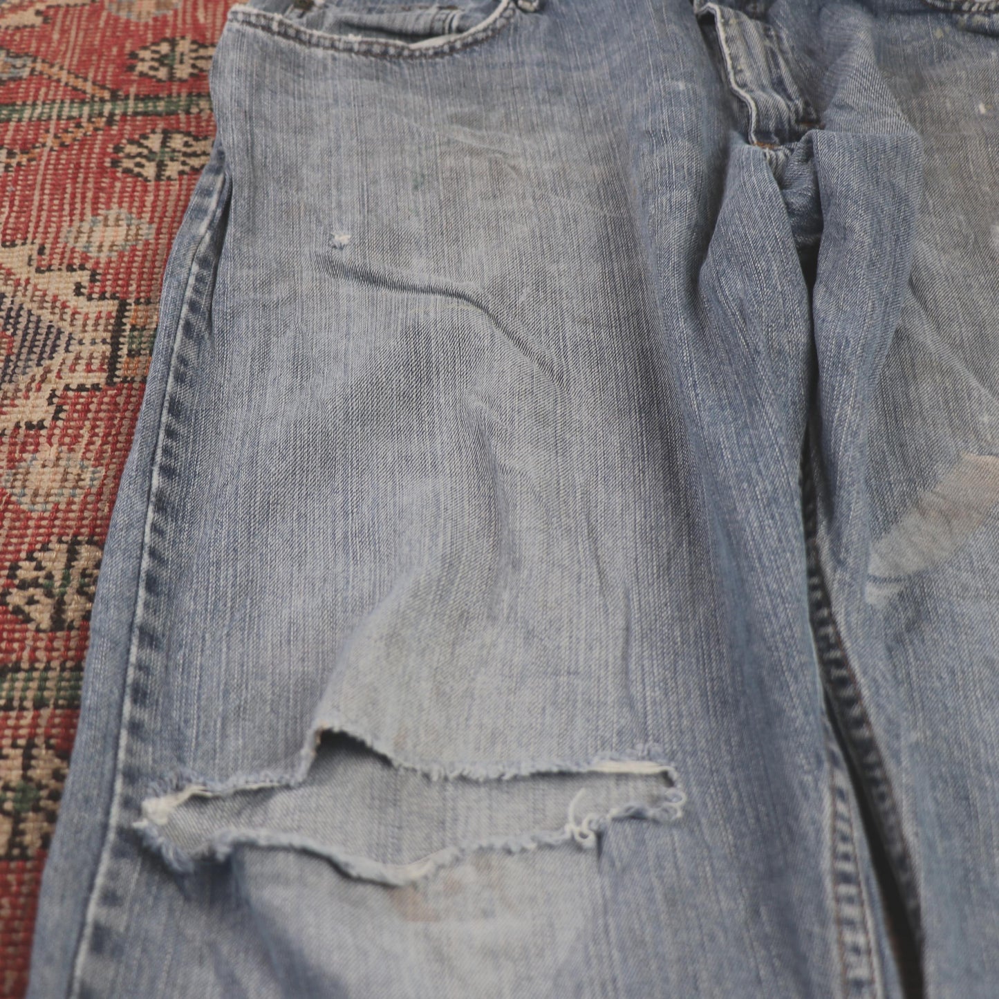 Wrangler W36 L31 Straight Leg Relaxed Fit Classic Ripped Style Blue Denim Jeans