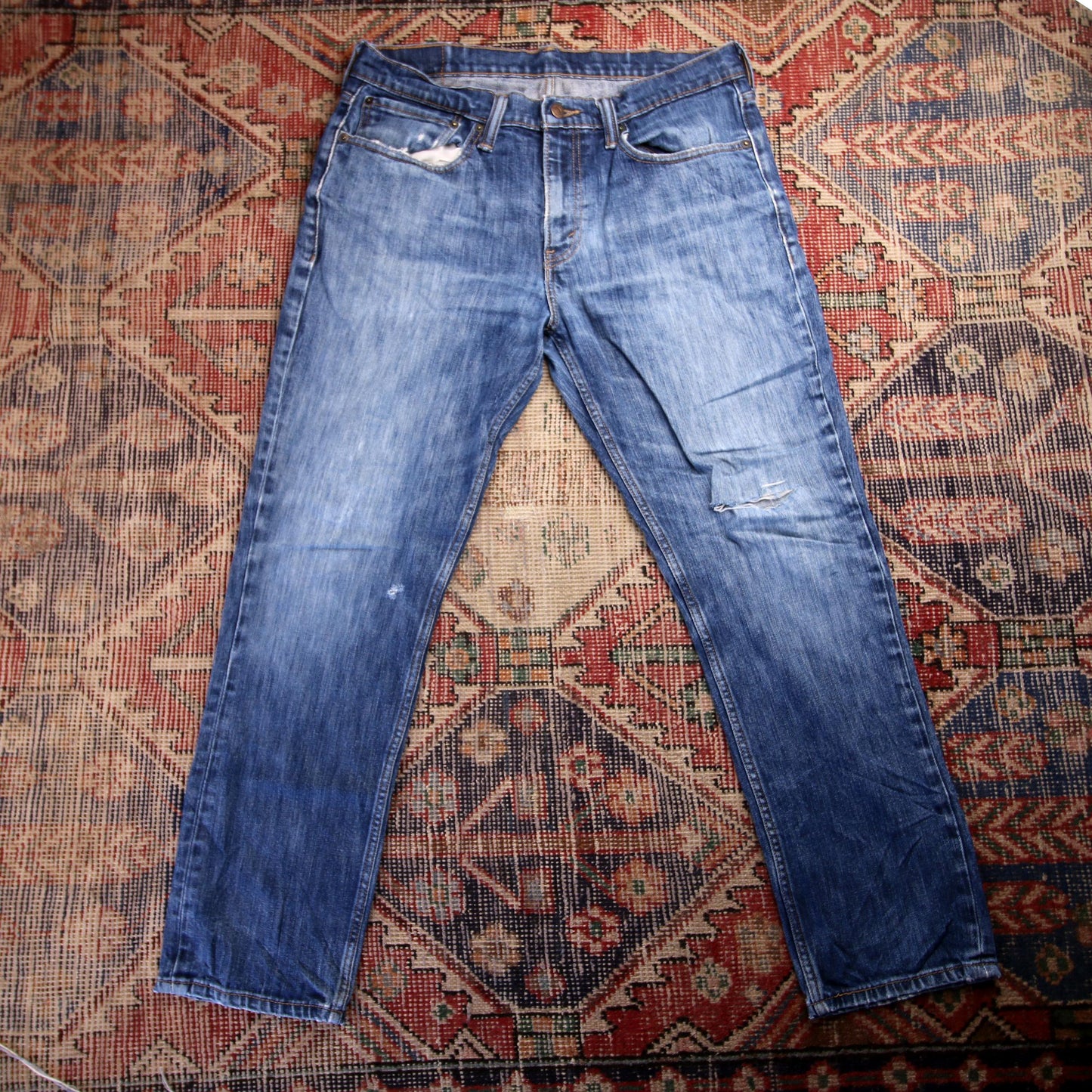 Levi's W34 L29 Straight Leg Classic Ripped Style Blue Denim Jeans