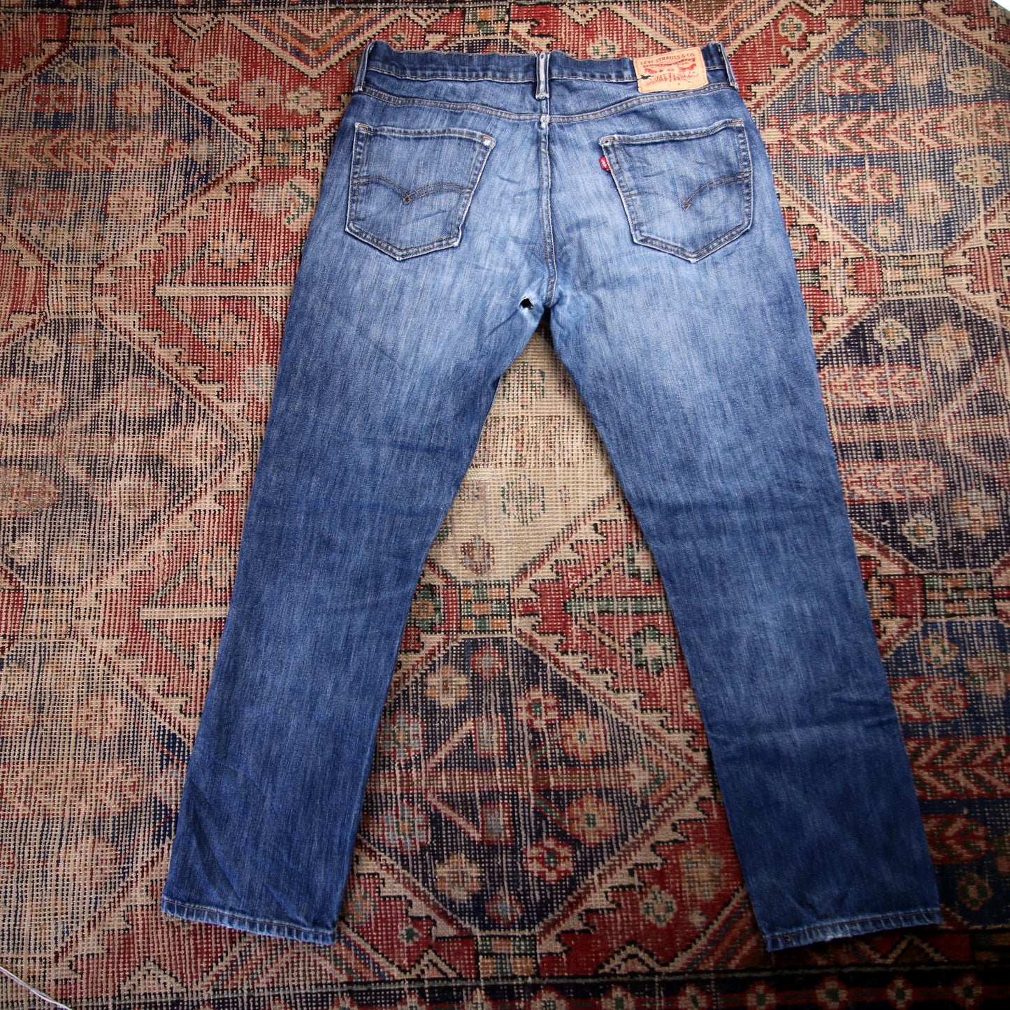 Levi's W34 L29 Straight Leg Classic Ripped Style Blue Denim Jeans