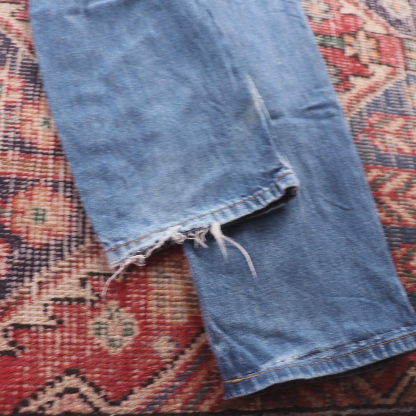 Levi's 501 Red Tab W28 L29 Original Fit Classic Ripped Style Blue Denim Jeans