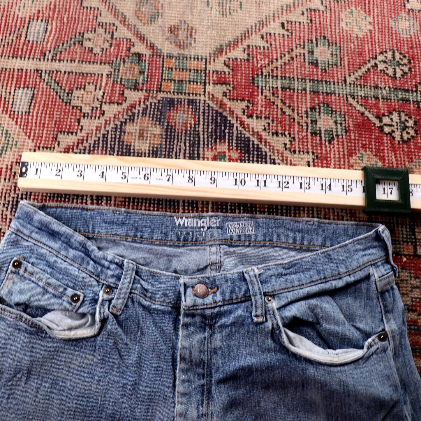 Wrangler W34 L29 Straight Classic Ripped Style Blue Denim Jeans