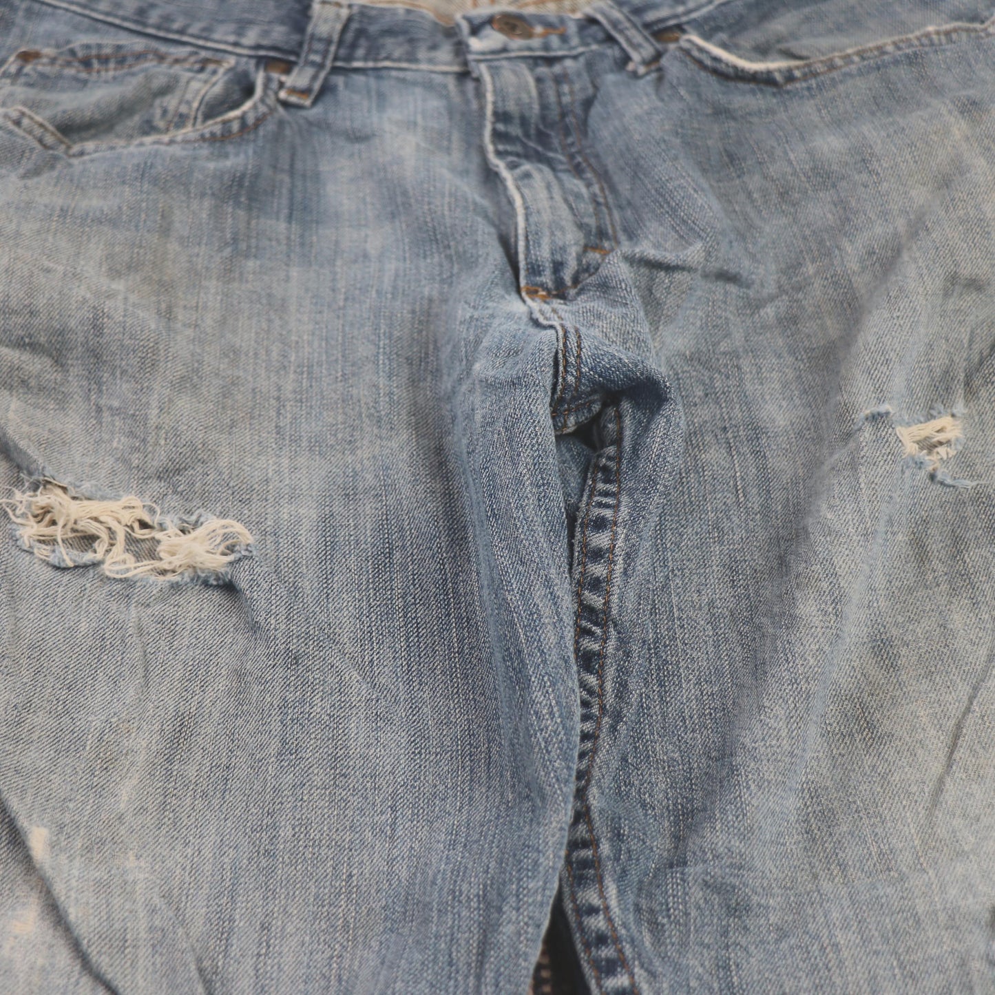 Wrangler W34 L30 Straight Leg Relaxed Fit Classic Ripped Style Blue Denim Jeans