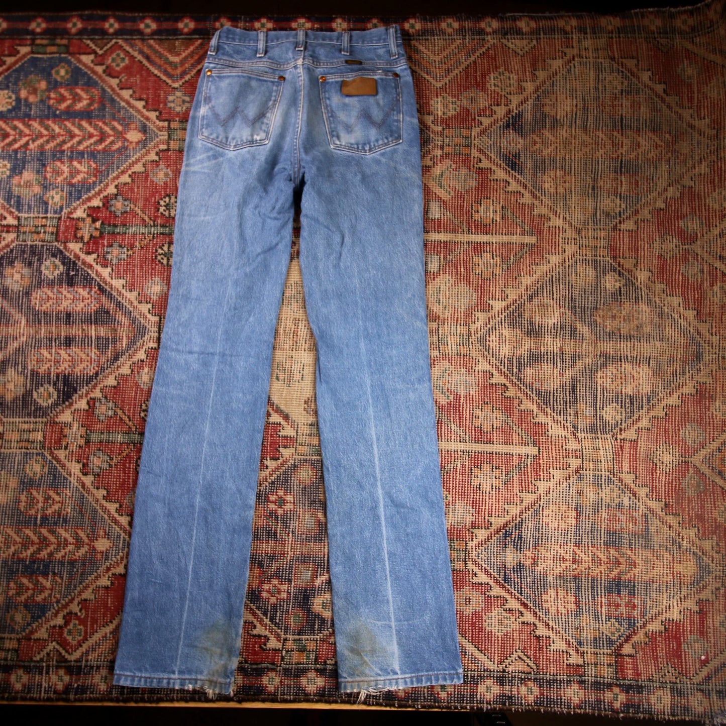 Wrangler W28 L34 Straight Leg Relaxed Fit Classic Ripped Style Blue Denim Jeans