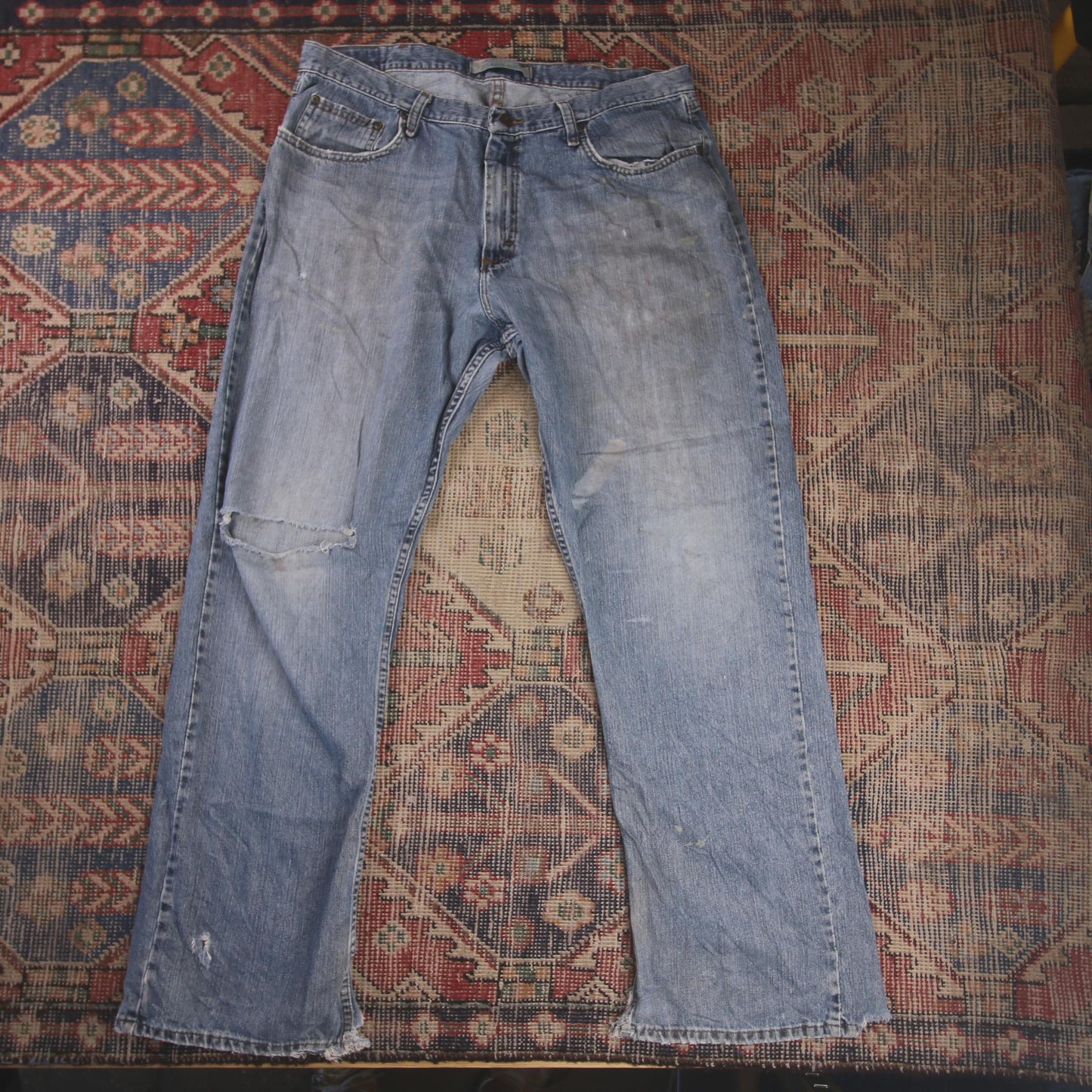 Wrangler W36 L31 Straight Leg Relaxed Fit Classic Ripped Style Blue Denim Jeans