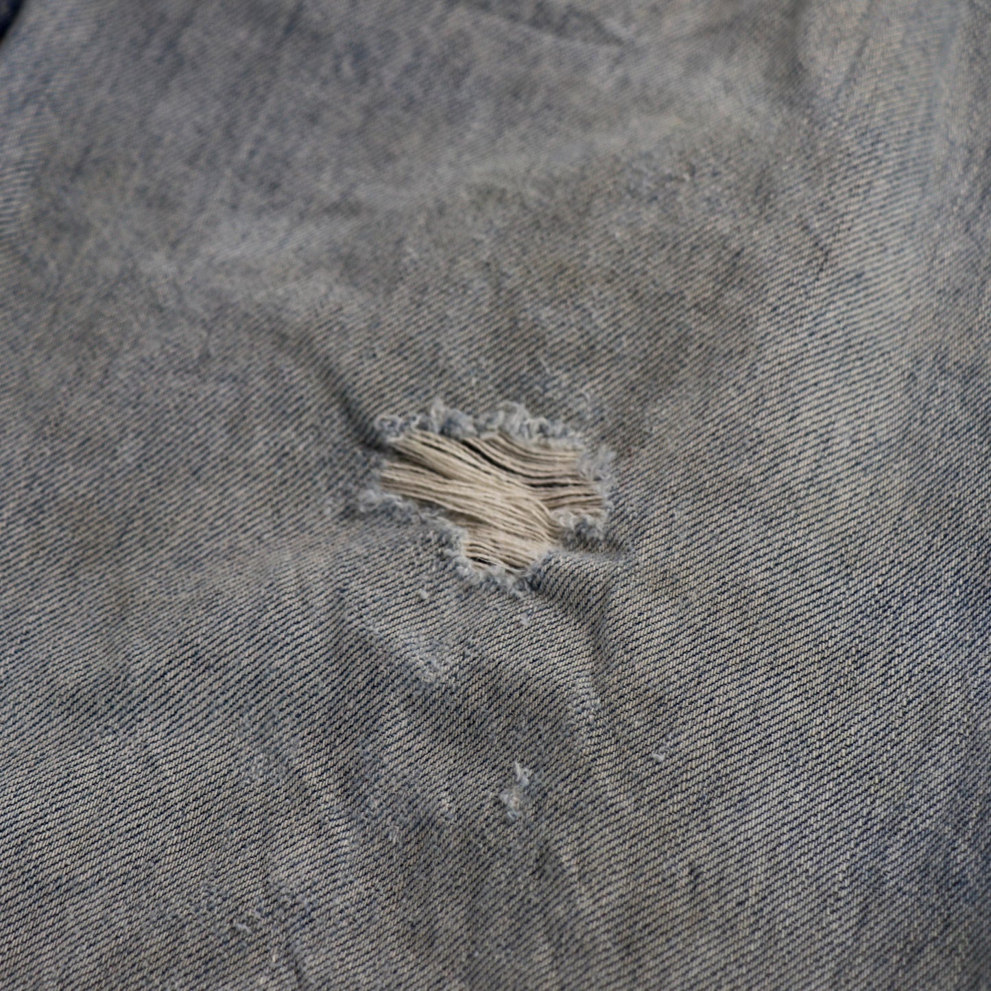 Levi's 550 W34 L26 Tapered Leg Relaxed Fit Distressed Style Blue Denim Jeans