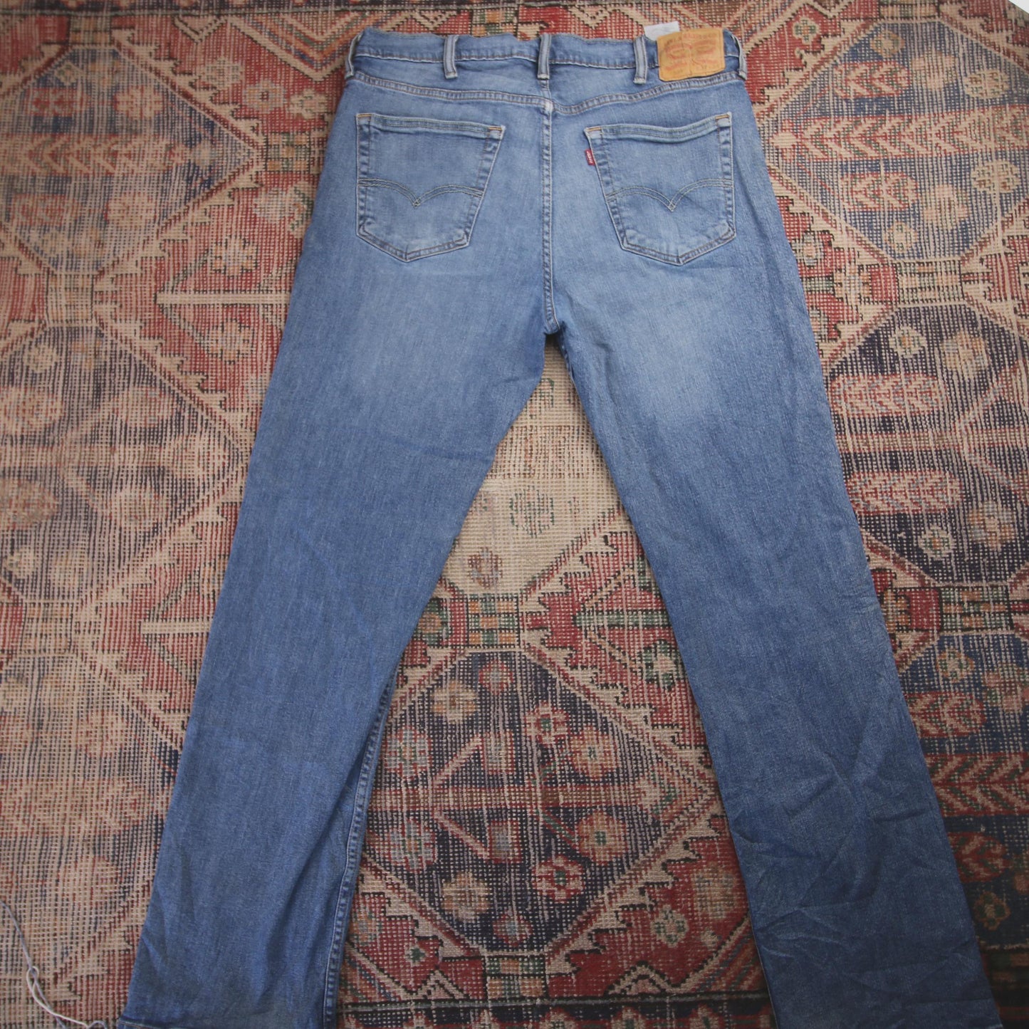 Levi's 559 W38 L31 Straight Leg Regular Fit Classic Ripped Style Blue Denim Jean