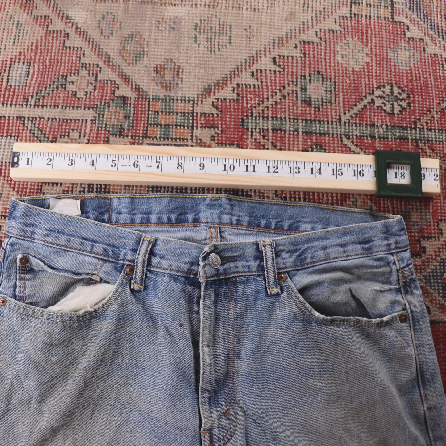 Levi's 505 Red Tab W36 L28 Straight Leg Regular Fit Classic Ripped Style Blue De