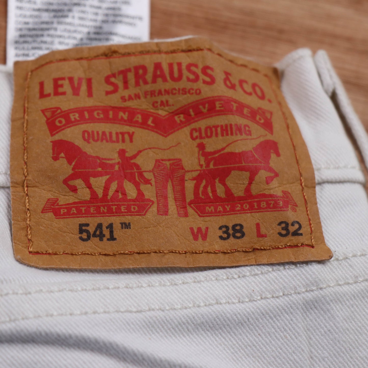 Levi's 541 Red Tab W38 L30 Tapered Leg White Denim Jeans