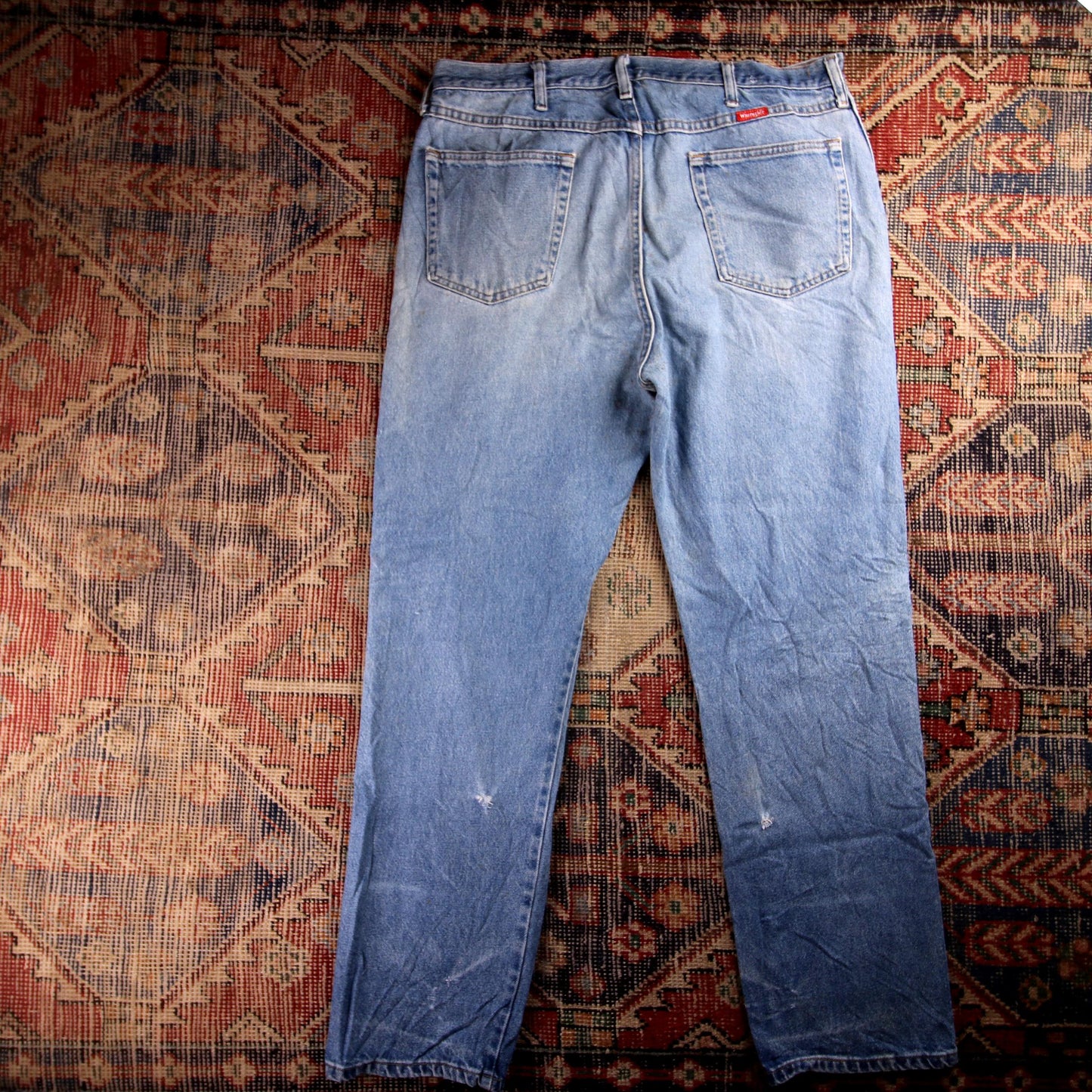 Wrangler W36 L31 Relaxed Classic Ripped Style Blue Denim Jeans