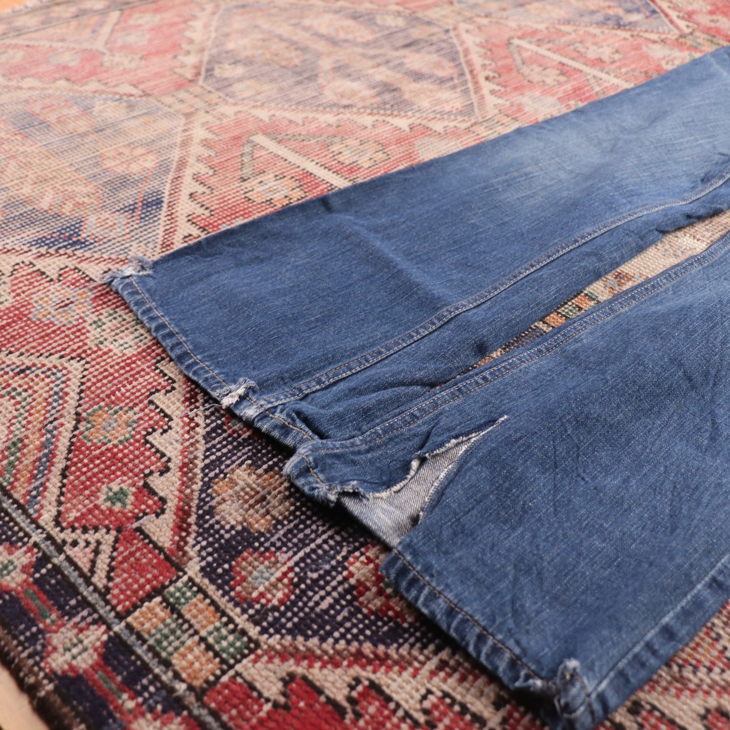 Levi's 527 Red Tab W26 L28 Bootcut Blue Denim Jeans
