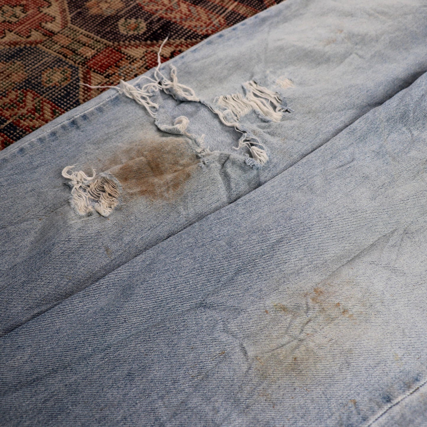 Levi's W34 L30 Straight Leg Relaxed Fit Classic Ripped Style Blue Denim Jeans