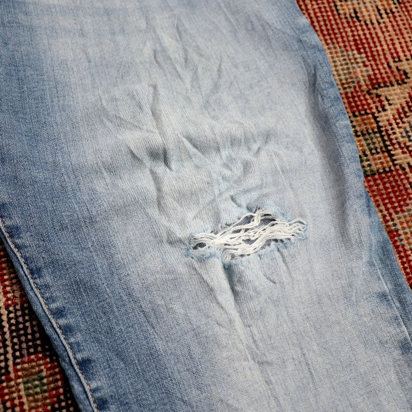 Lee W34 L28 Straight Leg Relaxed Fit Classic Ripped Style Blue Denim Jeans