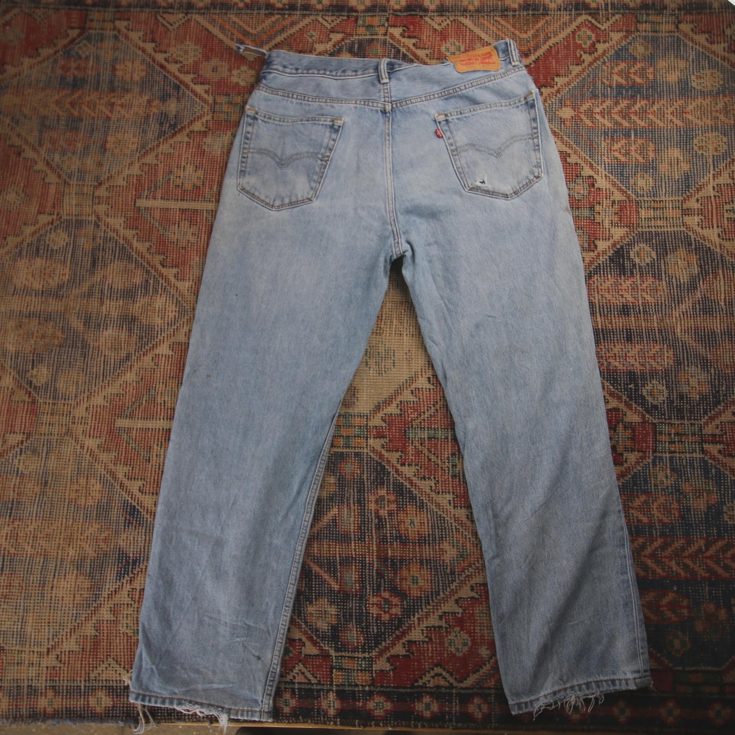 Levi's 550 W34 L30 Tapered Leg Relaxed Fit Classic Ripped Style Blue Denim Jeans