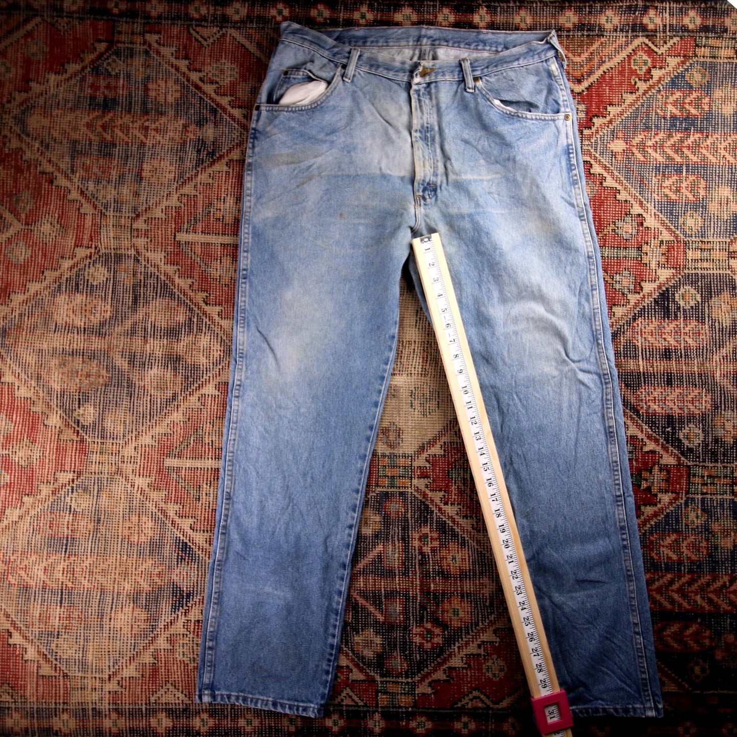 Wrangler W36 L31 Relaxed Classic Ripped Style Blue Denim Jeans
