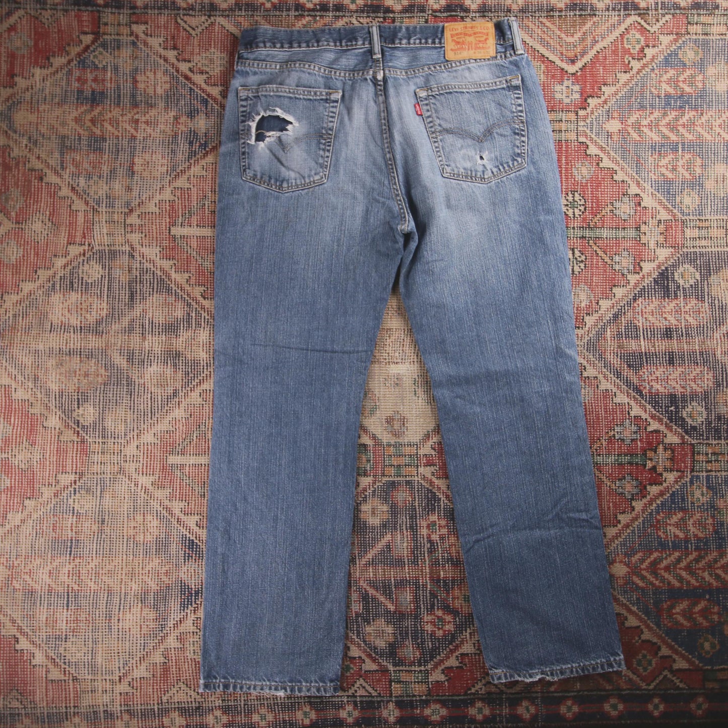Levi's 514 Red Tab W32 L30 Straight Leg Classic Ripped Style Blue Denim Jeans