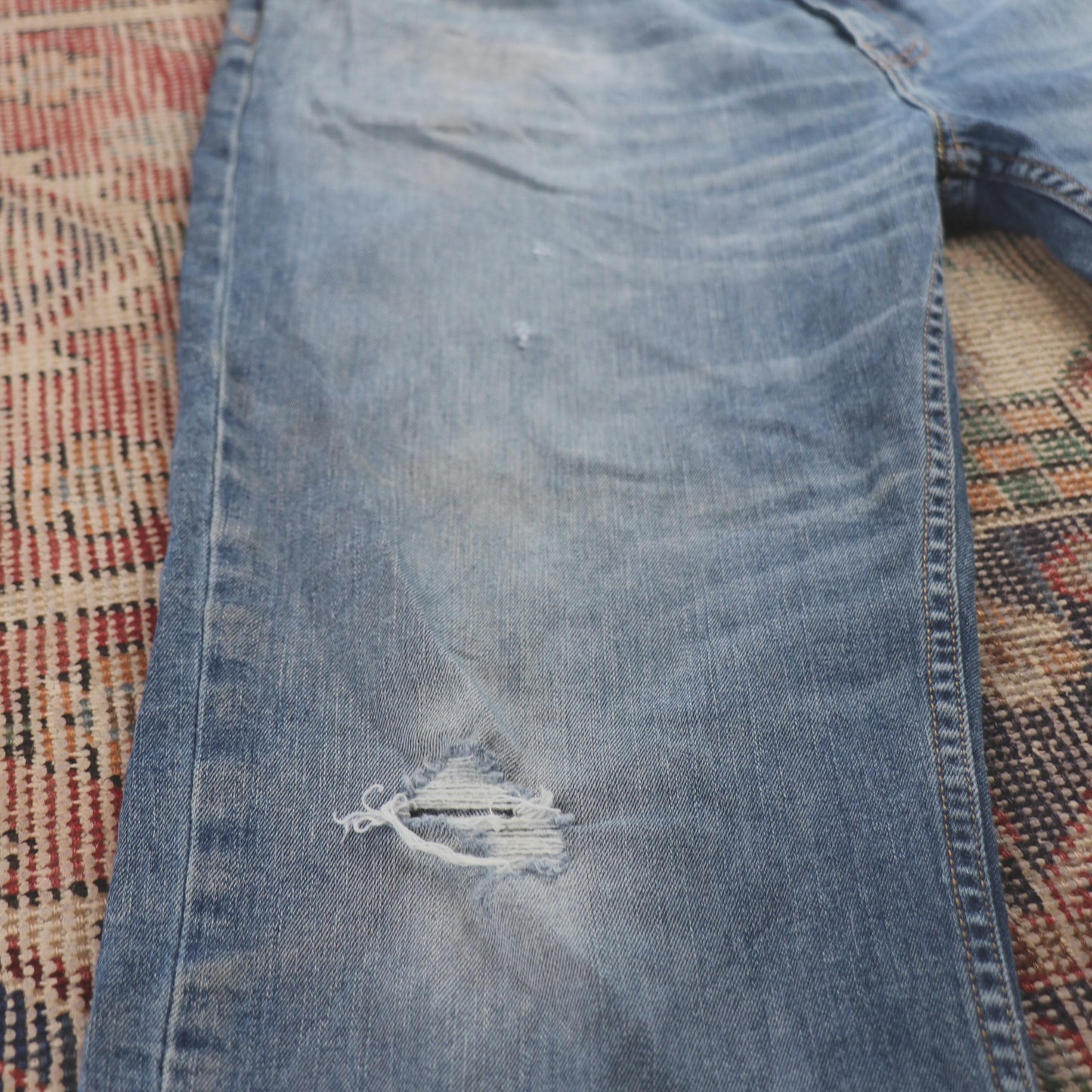 Levi's 559 W38 L31 Straight Leg Regular Fit Classic Ripped Style Blue Denim Jean