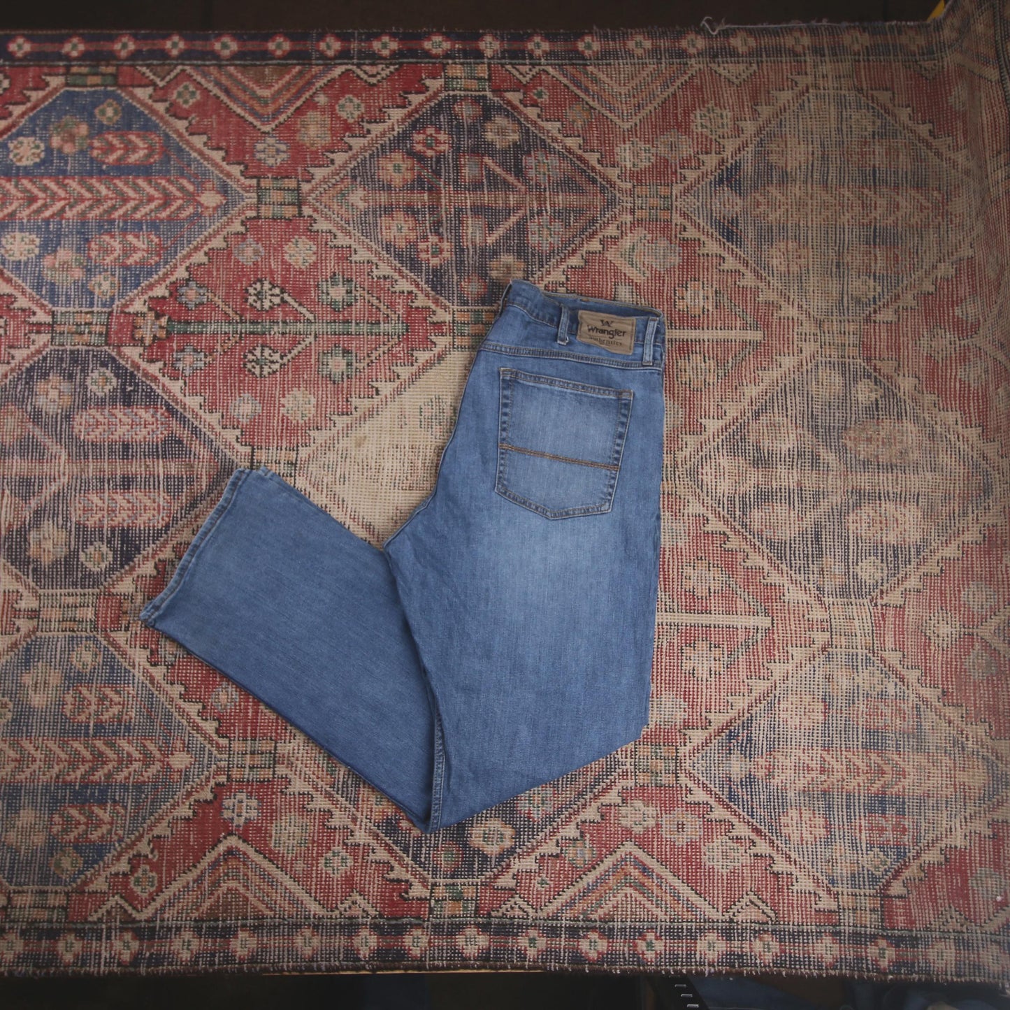 Wrangler W38 L32 Straight Leg Relaxed Fit Blue Denim Jeans