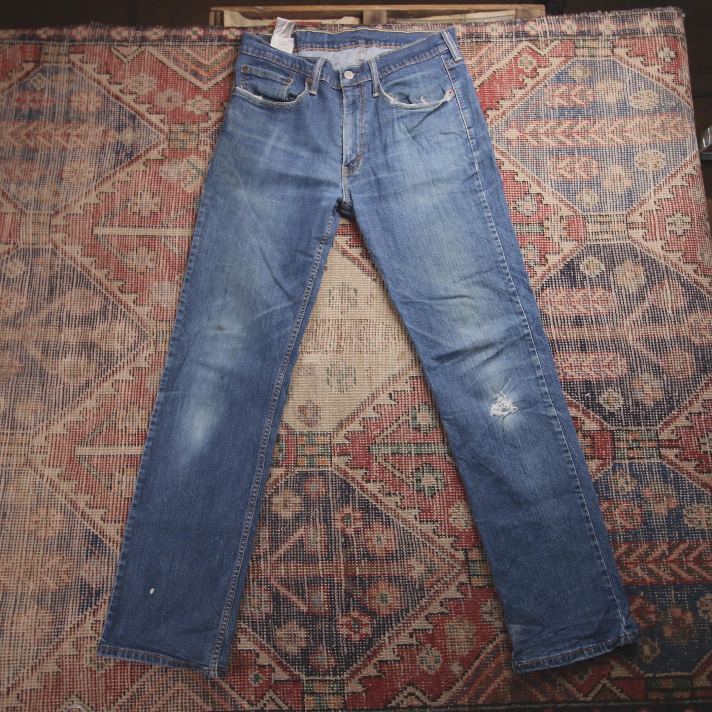 Levi's 514 W32 L30 Straight Leg Classic Ripped Style Blue Denim Jeans