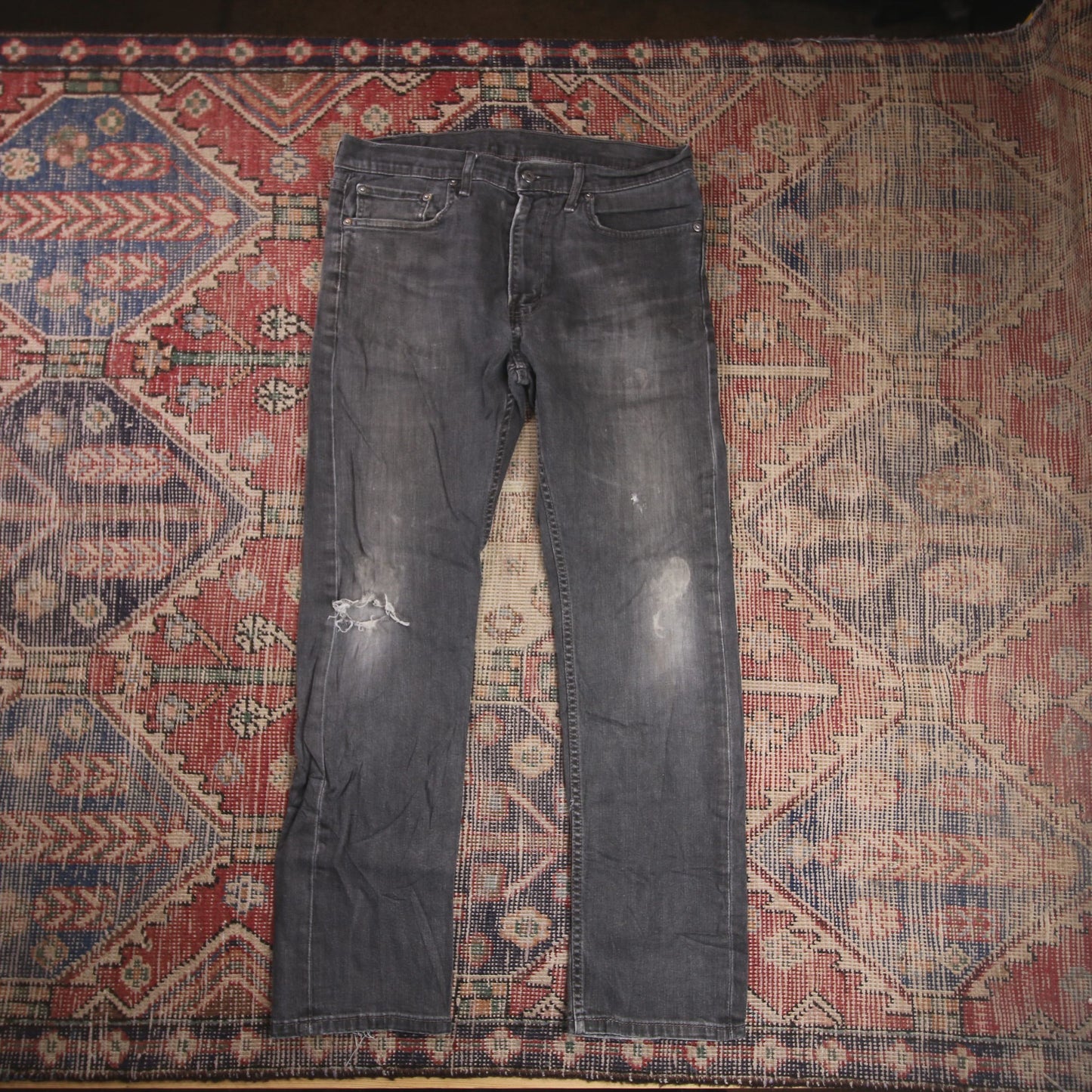 Levi's 513 W34 L29 Straight Leg Slim Fit Classic Ripped Style Black Denim Jeans