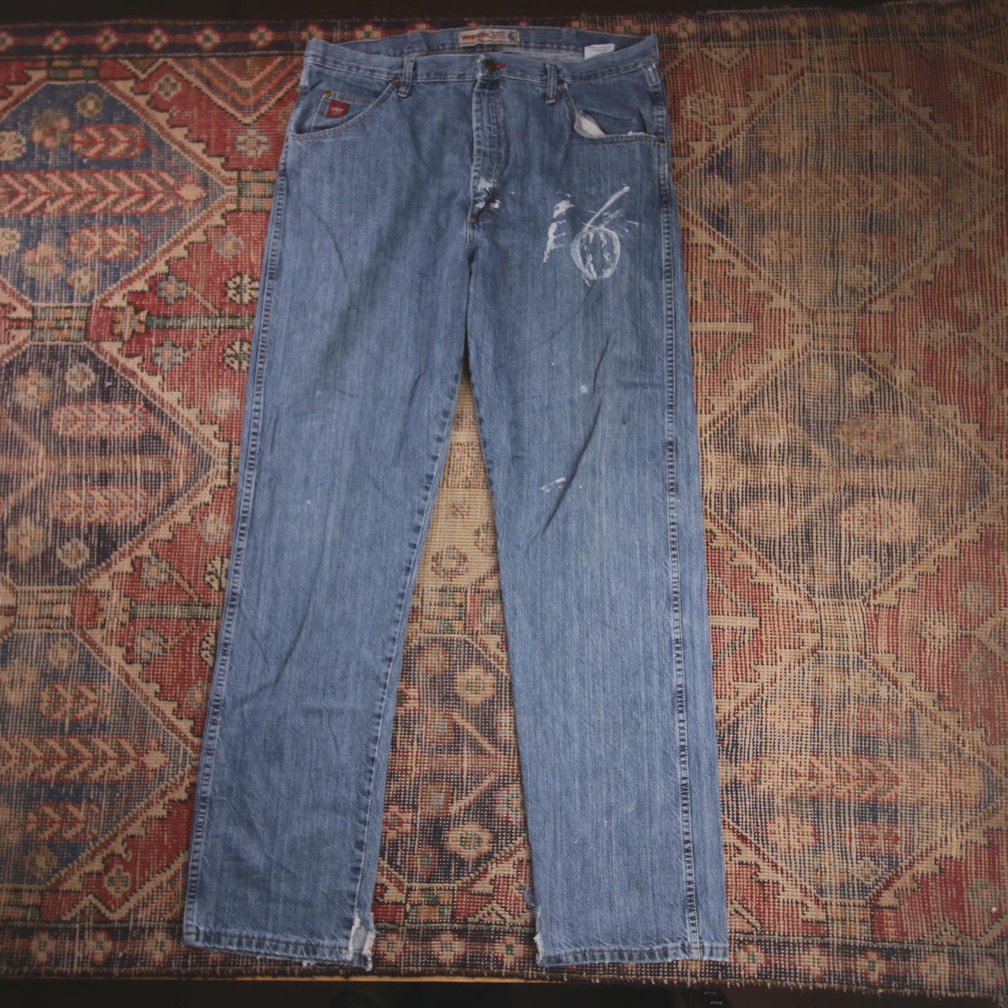 Wrangler W38 L33 Straight Leg Relaxed Fit Blue Denim Jeans