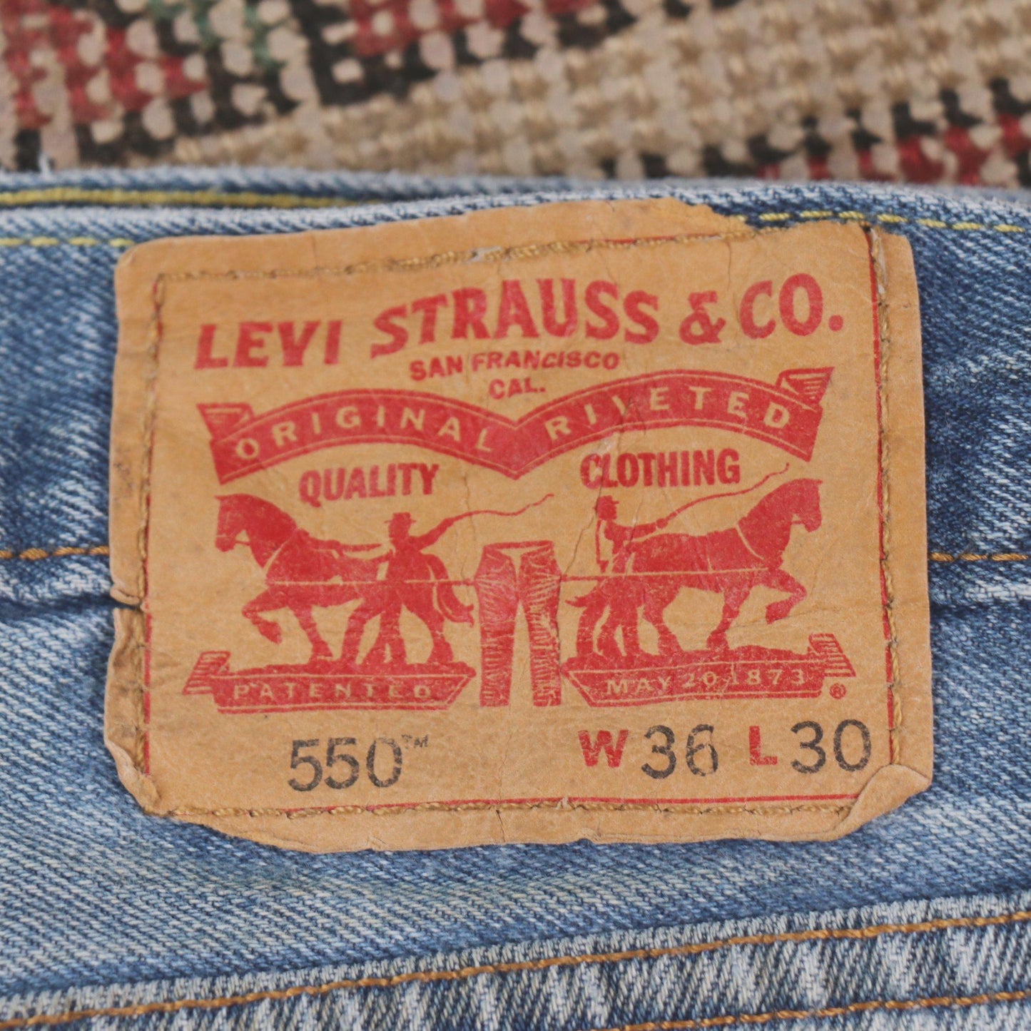 Levi's 550 W34 L28 Tapered Leg Relaxed Fit Classic Ripped Style Blue Denim Jeans