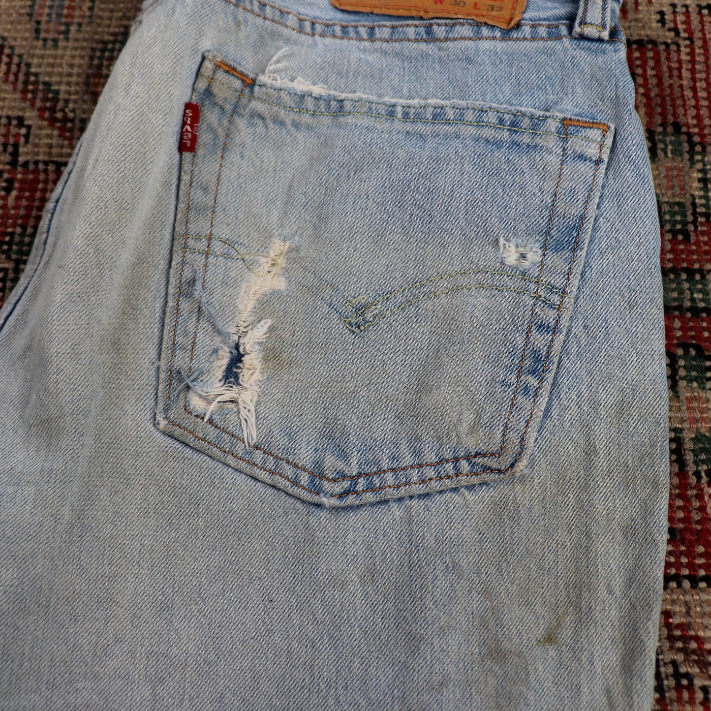 Levi's 514 W30 L32 Straight Leg Classic Ripped Style Blue Denim Jeans