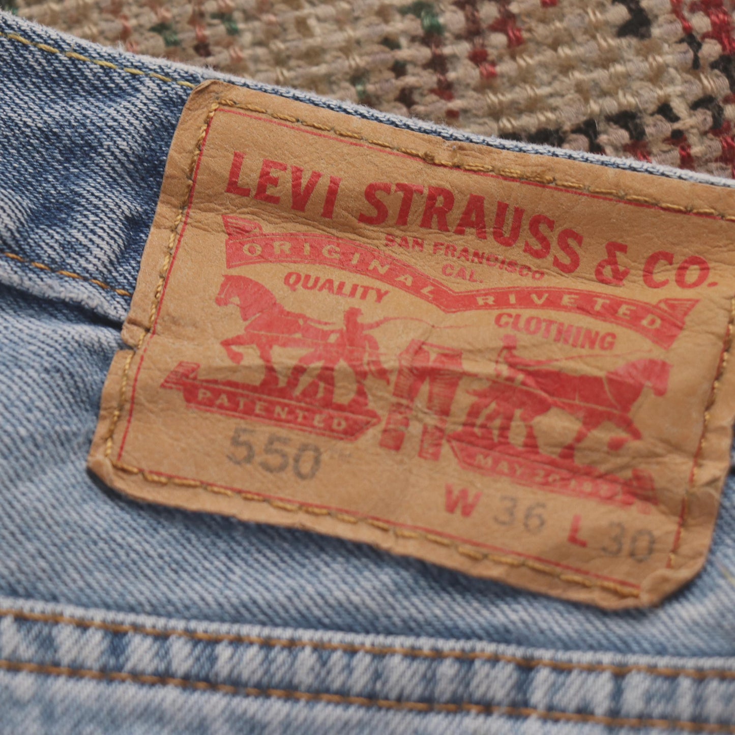 Levi's 550 W34 L30 Tapered Leg Relaxed Fit Classic Ripped Style Blue Denim Jeans