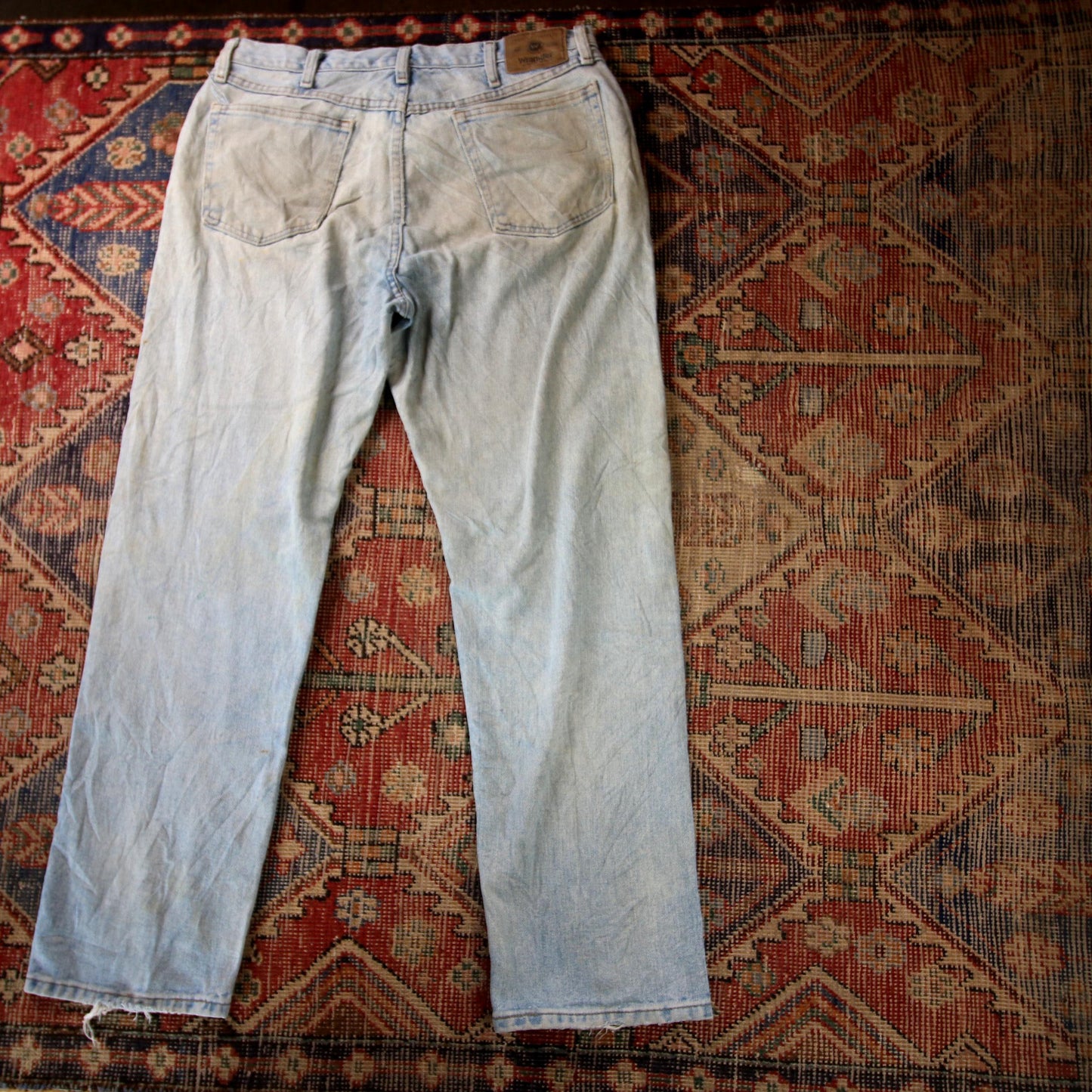 Wrangler W36 L32 Straight Leg Relaxed Fit Classic Ripped Style Blue Denim Jeans