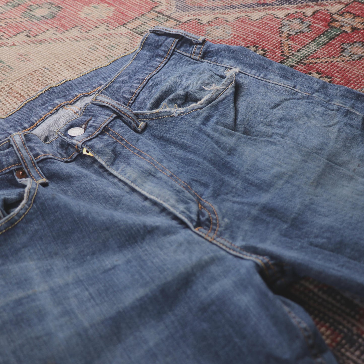 Levi's 514 W32 L30 Straight Leg Classic Ripped Style Blue Denim Jeans