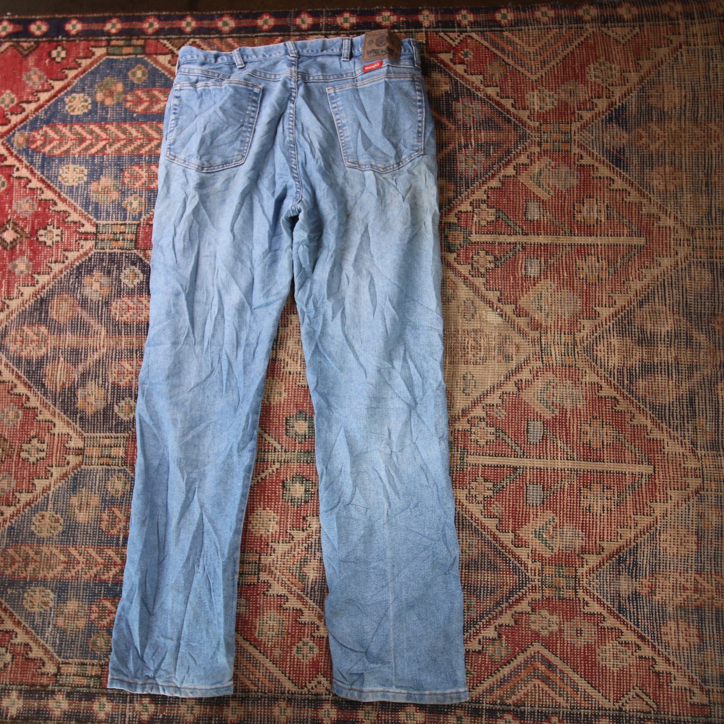 Wrangler W34 L30 Straight Leg Relaxed Fit Distressed Style Blue Denim Jeans