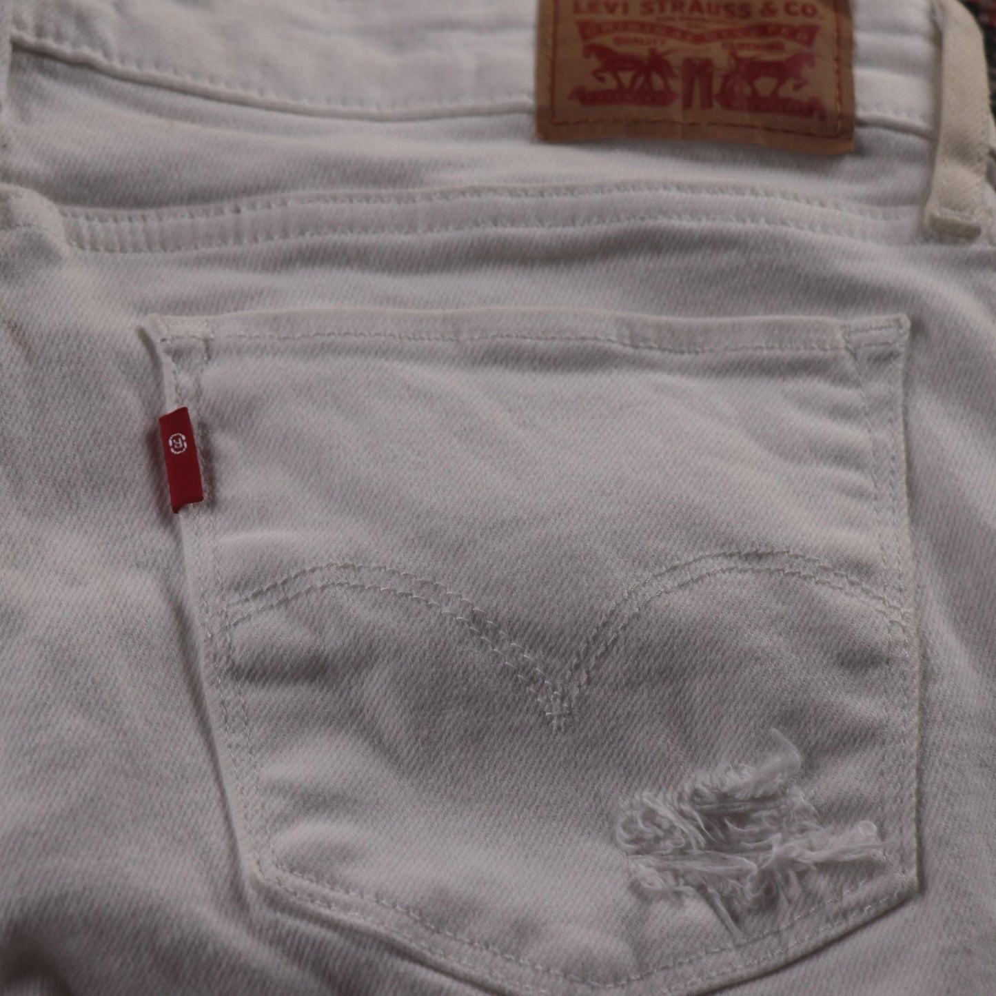 Levi's 711 Red Tab W32 L24 Skinny Classic Ripped Style White Denim Jeans