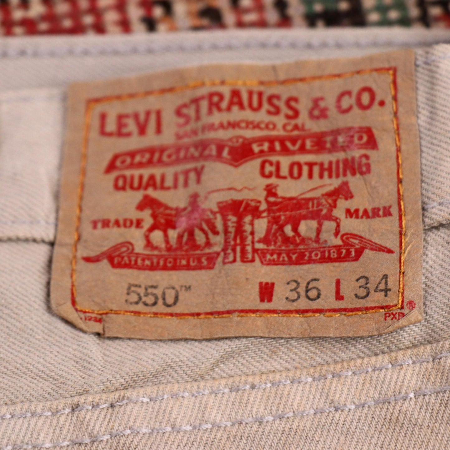 Levi's 550 W36 L34 Tapered Leg Relaxed Fit Beige Denim Jeans