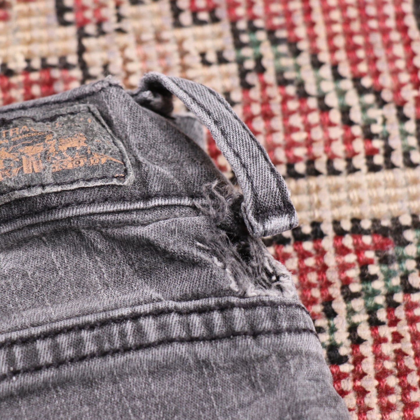 Levi's 512 W26 L30 Flared Black Denim Jeans