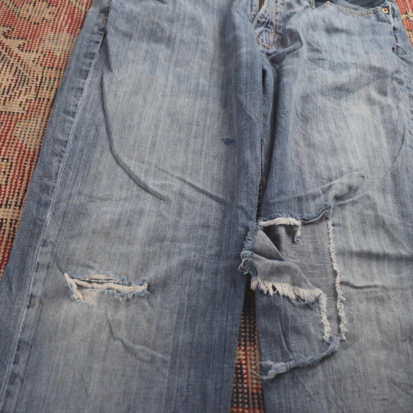 Levi's W34 L28 Straight Leg Classic Ripped Style Blue Denim Jeans