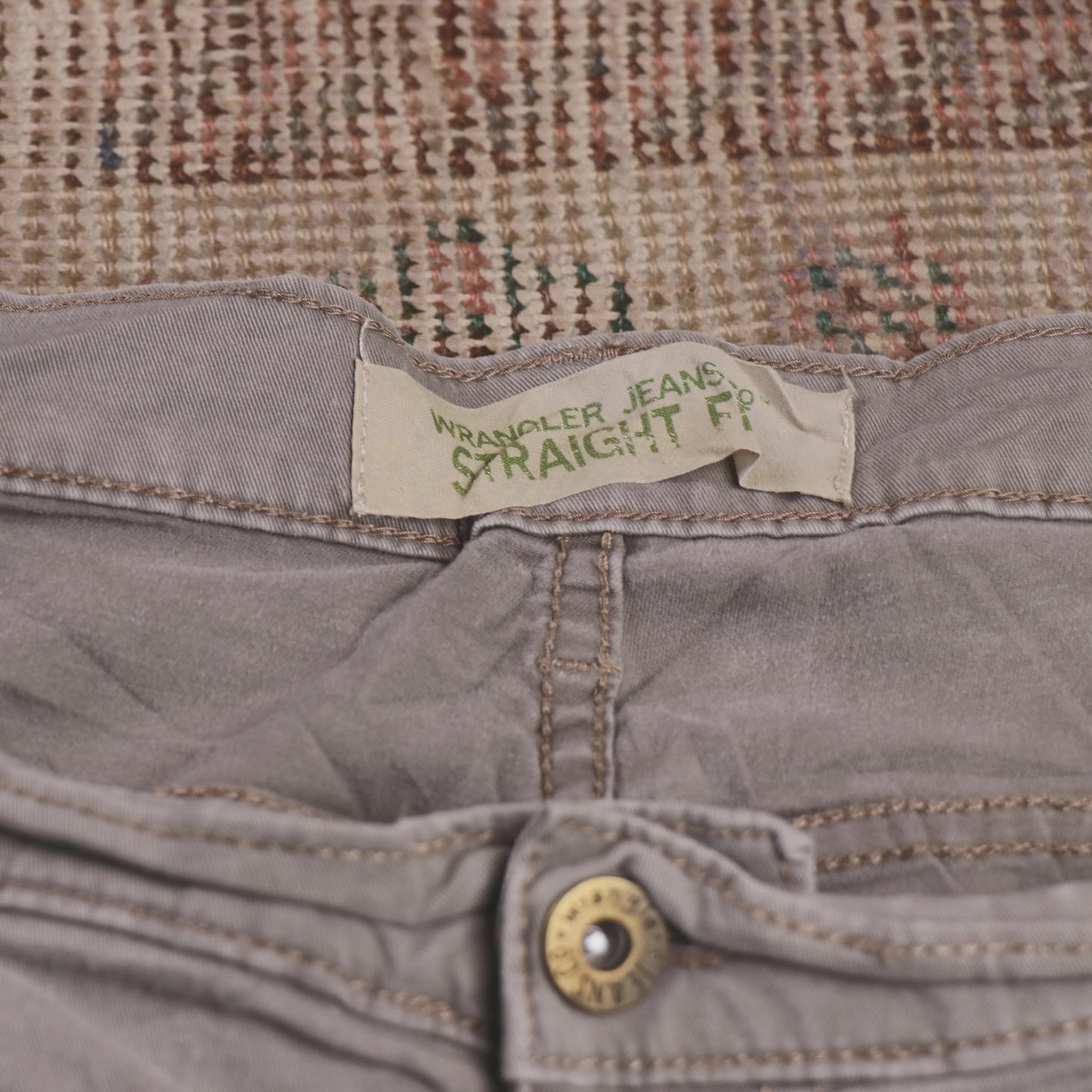 Wrangler W38 L30 Straight Leg Relaxed Fit Brown Cotton Blend Trousers