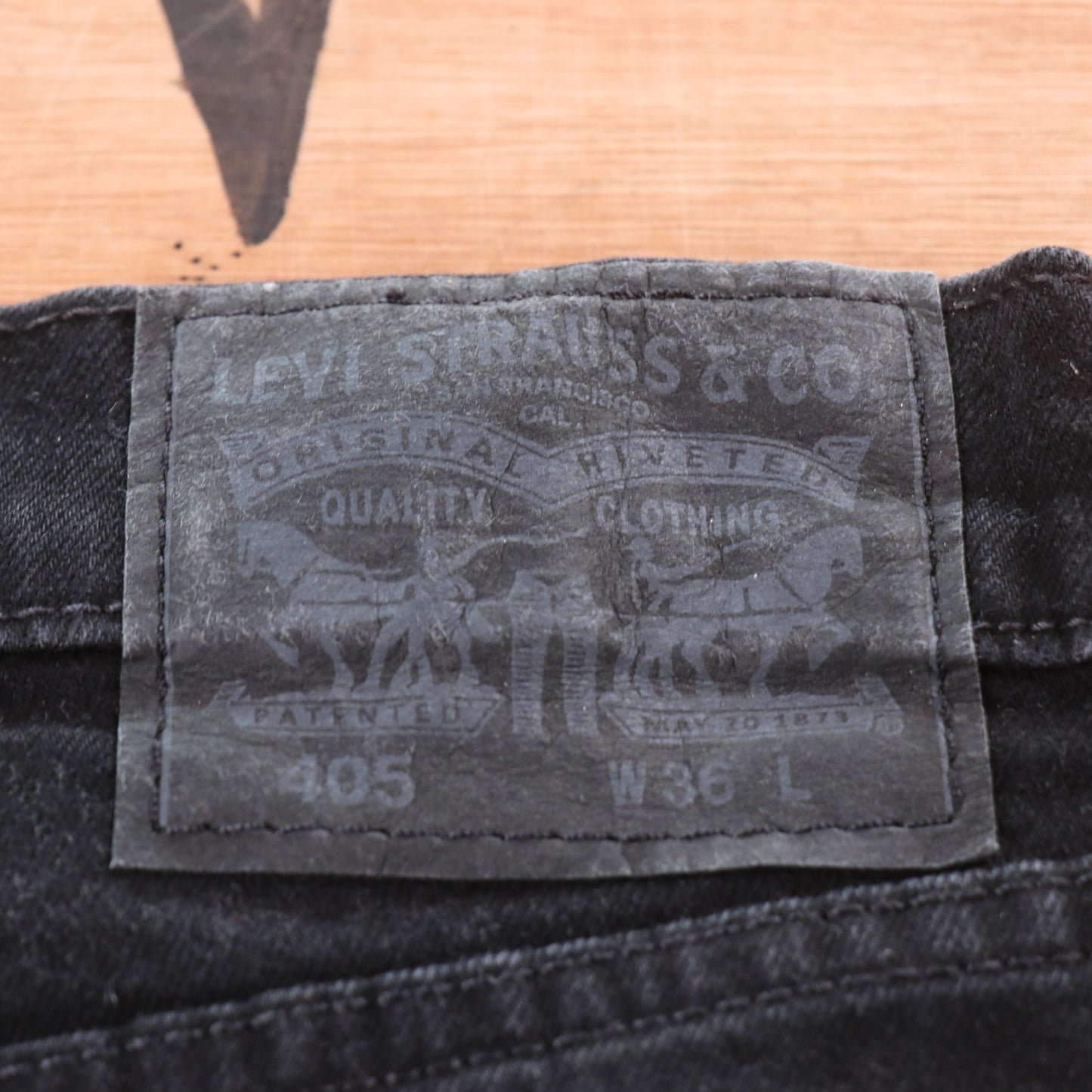 Levi's 405 Red Tab W36 L9 Regular Fit Black Denim Shorts