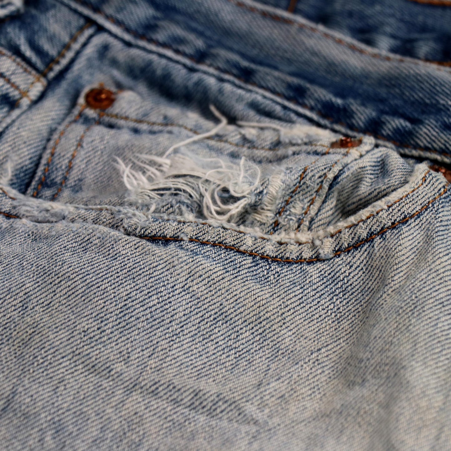 Levi's 550 W34 L26 Tapered Leg Relaxed Fit Distressed Style Blue Denim Jeans