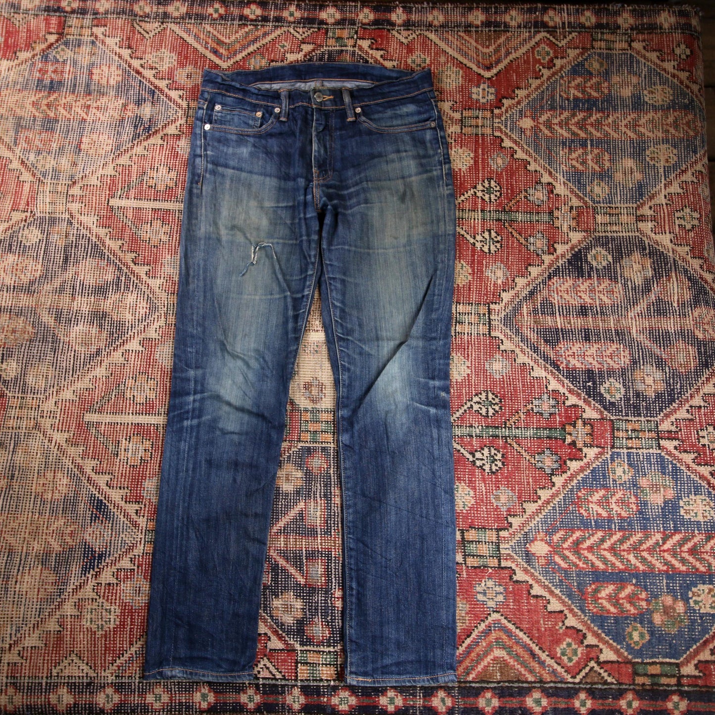 Levi's W32 L30 Straight Leg Classic Ripped Style Blue Denim Jeans