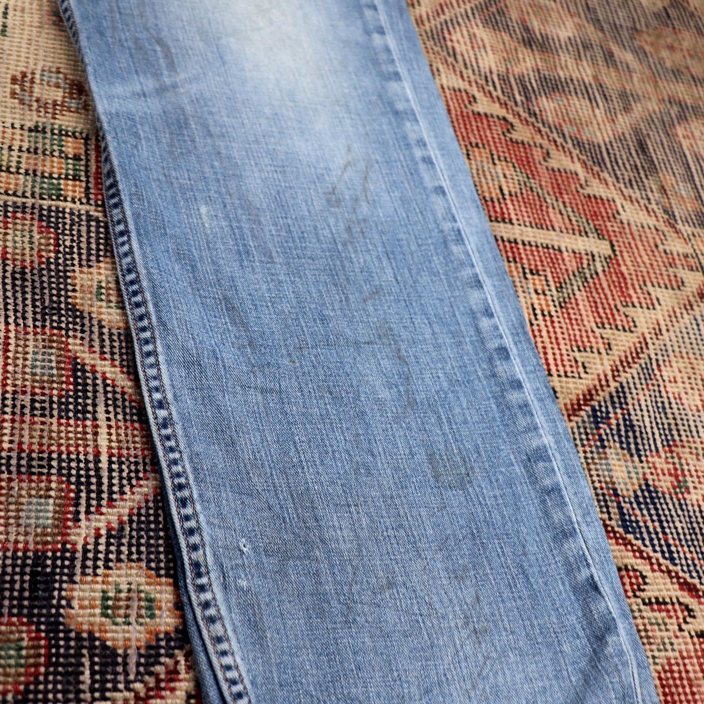 Levi's 514 W38 L33 Straight Leg Classic Ripped Style Blue Denim Jeans