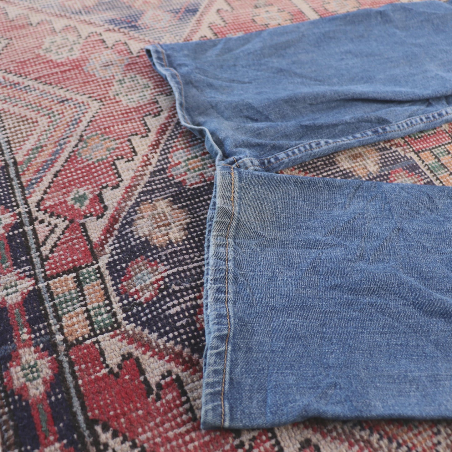 Levi's 559 W38 L31 Straight Leg Regular Fit Classic Ripped Style Blue Denim Jean