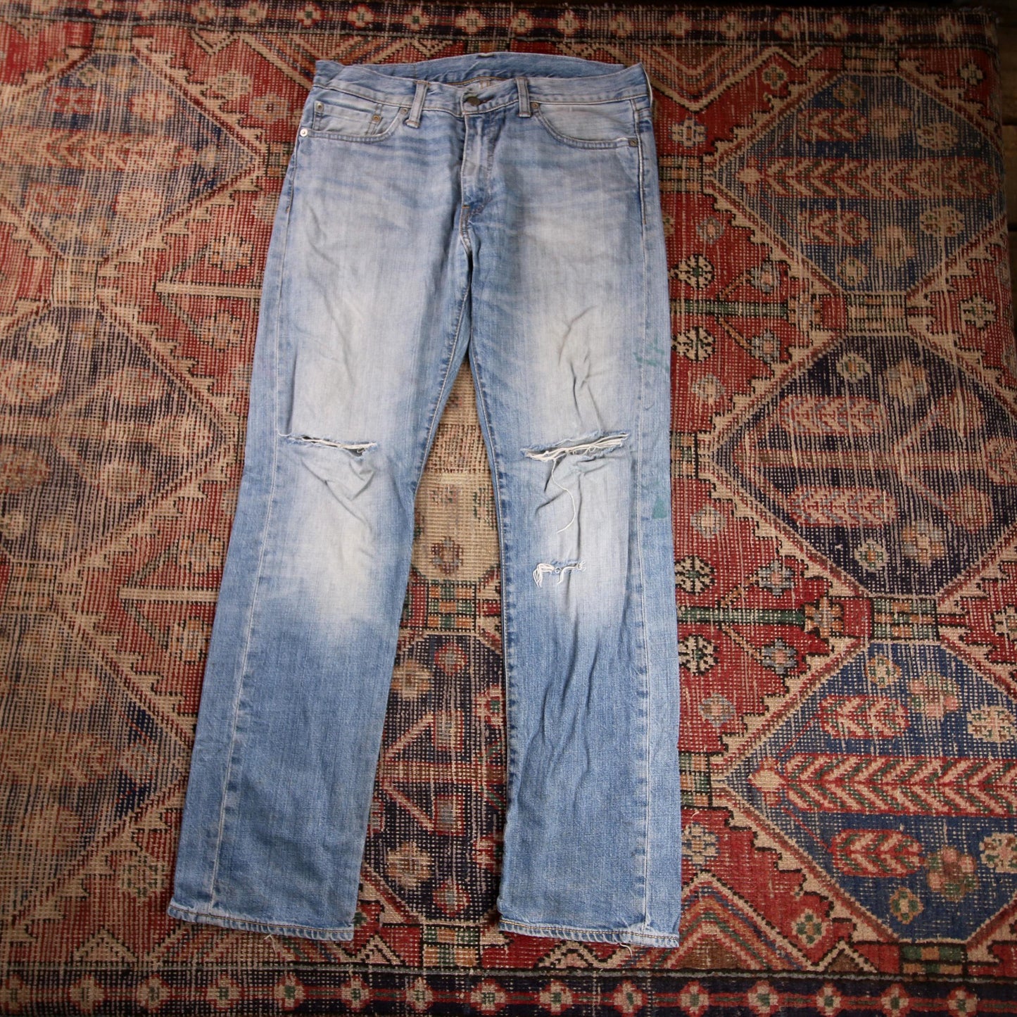 Levi's 504 W32 L31 Straight Leg Regular Fit Classic Ripped Style Blue Denim Jean