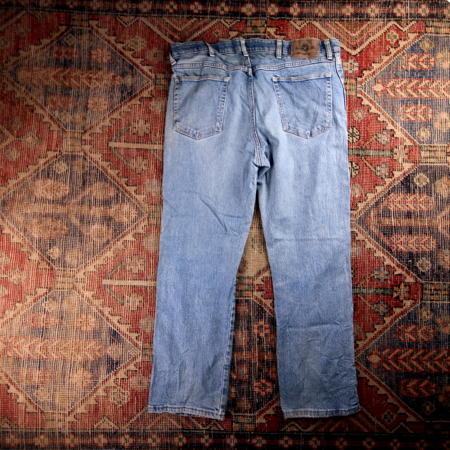 Wrangler W36 L28 Straight Leg Classic Ripped Style Blue Denim Jeans