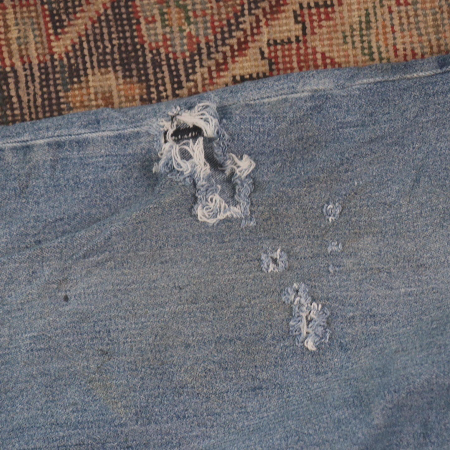 Levi's 550 W32 L29 Tapered Leg Relaxed Fit Classic Ripped Style Blue Denim Jeans