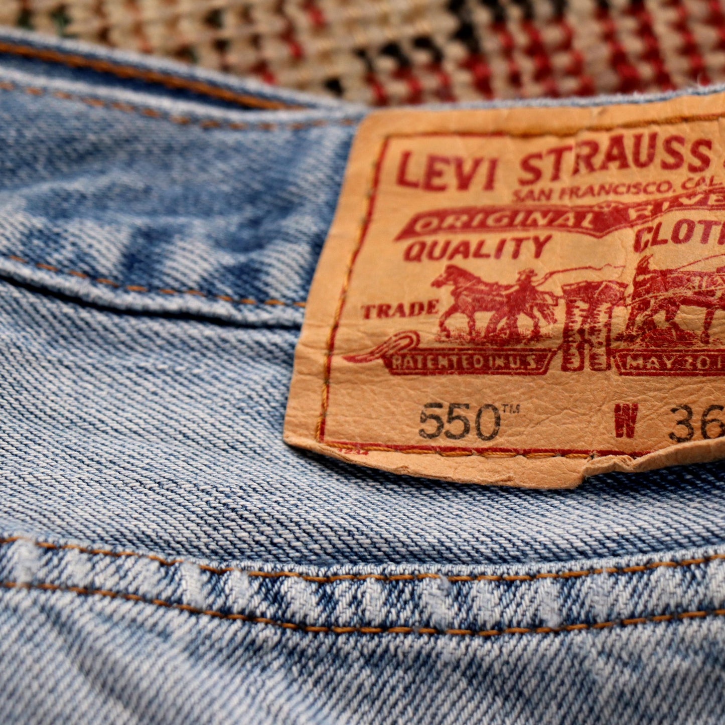 Levi's 550 W34 L26 Tapered Leg Relaxed Fit Distressed Style Blue Denim Jeans