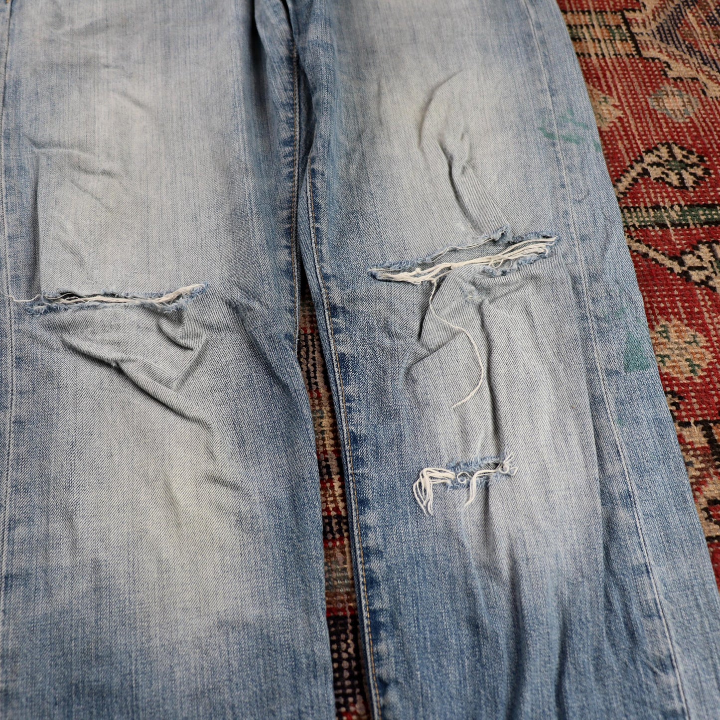 Levi's 504 W32 L31 Straight Leg Regular Fit Classic Ripped Style Blue Denim Jean